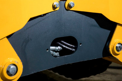 Divided hose connection – outriggers