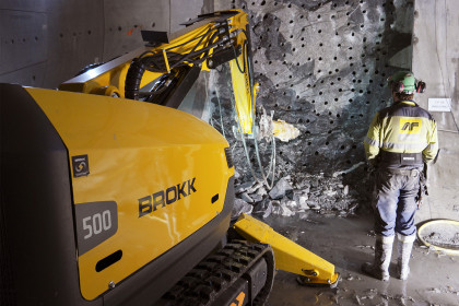 Tunnelling - Brokk 500 with C20 splitter