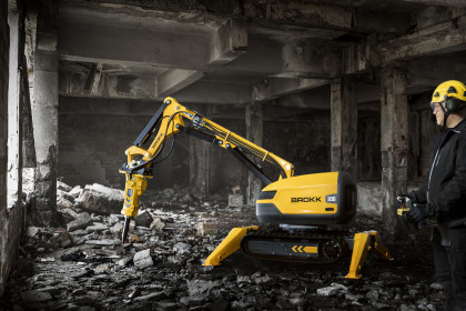 Brokk 300 with operator