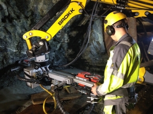 Watch Brokk 400 in the tunneling industry!