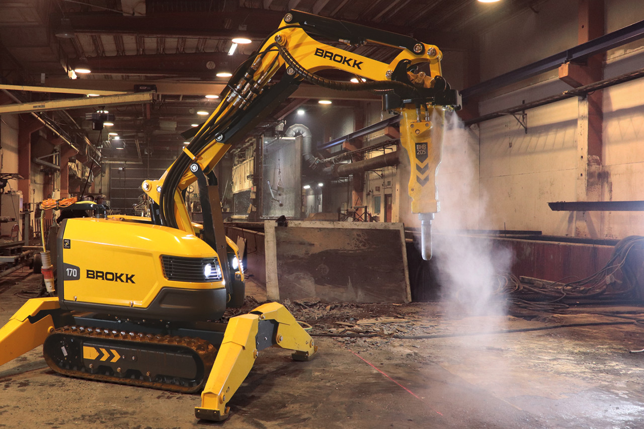 Brokk introduces atomized water mist system