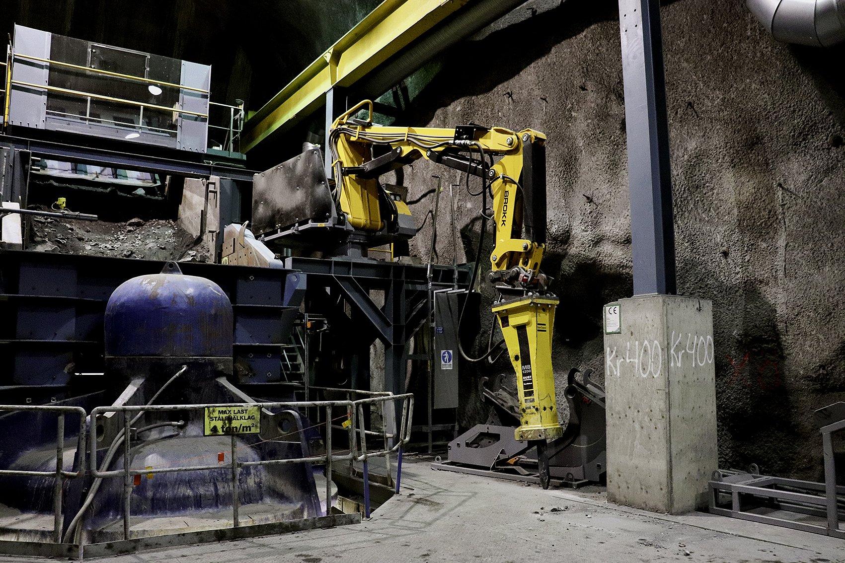 Brokk Pedestal Boom at the gyratory crusher in LKAB Malmberget, Sweden.